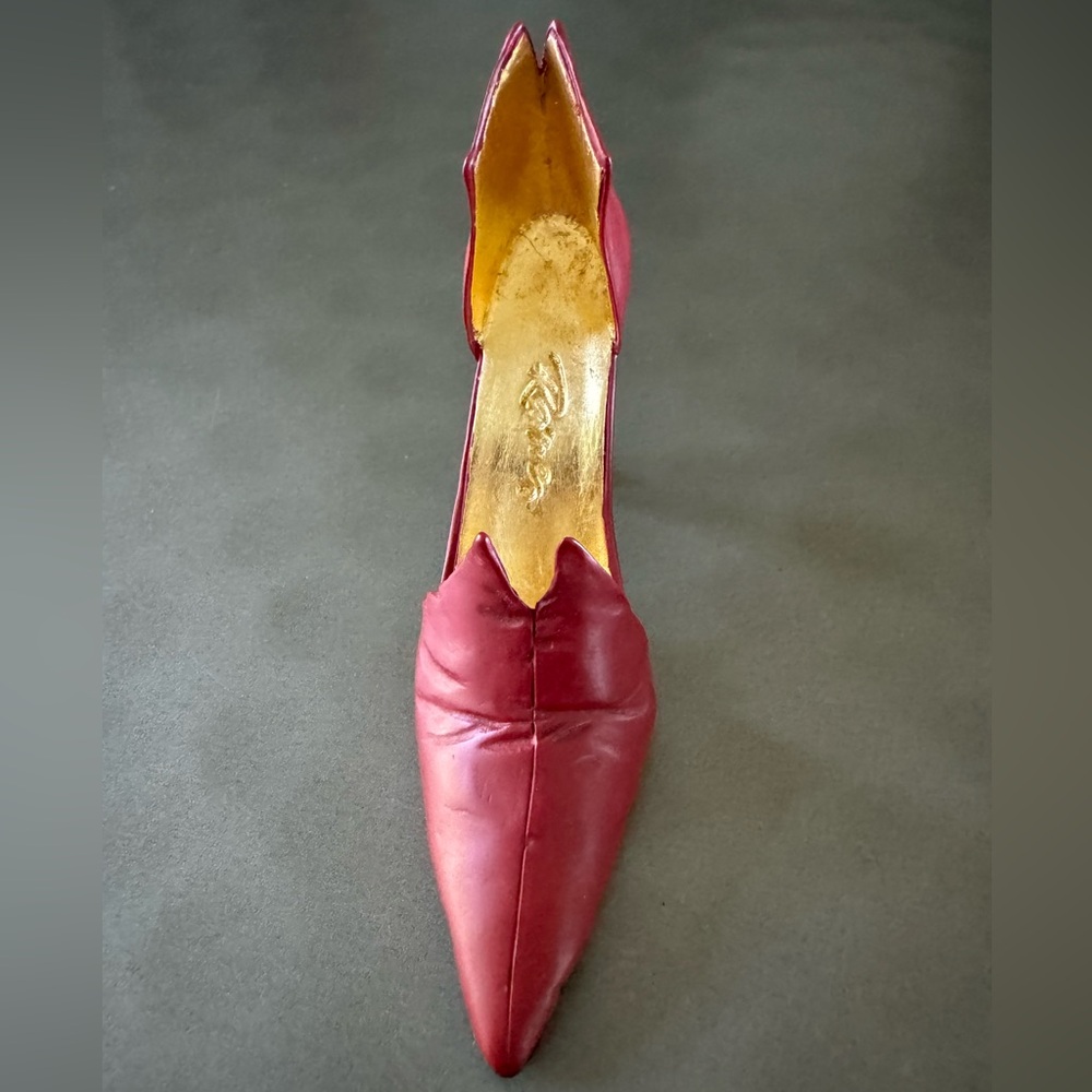 Just The Right Shoe By Raine, Item 25082, Red Devil, Circa 1999, Box & COA